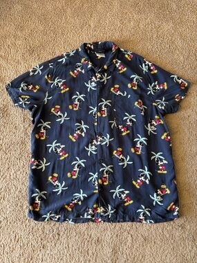 Men’s Disney Mickey Mouse Hawaiian Tropic Vacation Button Down Shirt